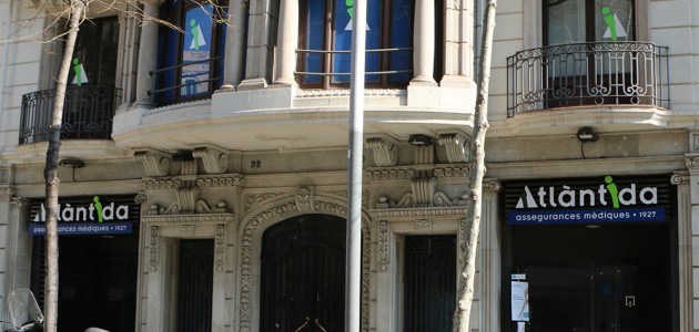 fachada centro médico Atlàntida_Calle Enric Granados