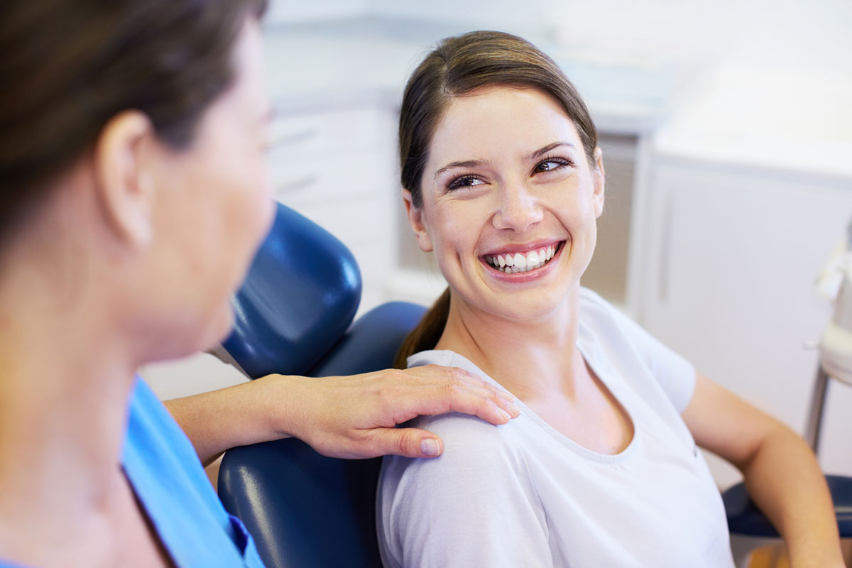 dientes-amontonados-tratamiento-dental-ortodoncia