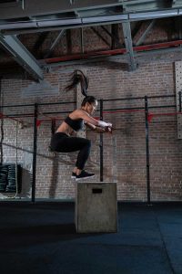 Més informació sobre l'article Desmitificant el CrossFit: Beneficis, Mites i Consells per a Principiants
